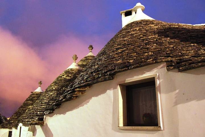 Trullo dell'Aia, characteristic and original trullo, in the center of Alberobello in Alberobello, Alberobello und Umgebung