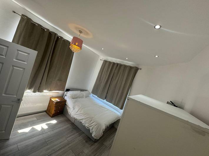 4-Bed House - Ensuite Rooms - Sleeps 8 - Parking in Mánchester, Gran Mánchester