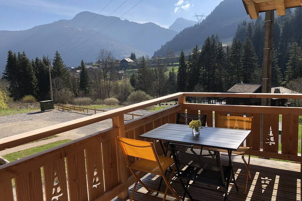 Cosy, modern chalet with mountain views in Seytroux, Thonon-les-Bains en omgeving