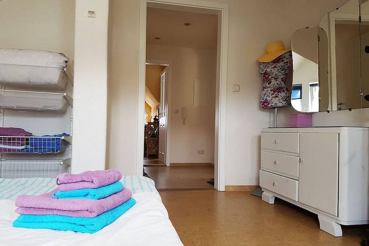 Ganze Wohnung, Dg-Wohnung mit Gartenblick | Allergikerfreundlich in Erfurt, Thüringer Kernland
