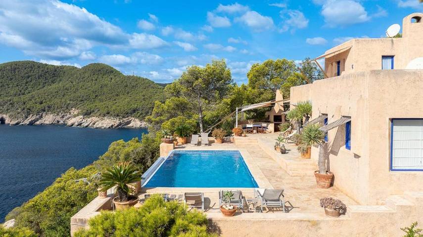 Villa für 9 Personen, mit Pool und Balkon sowie Ausblick und Garten, mit Haustier - 1