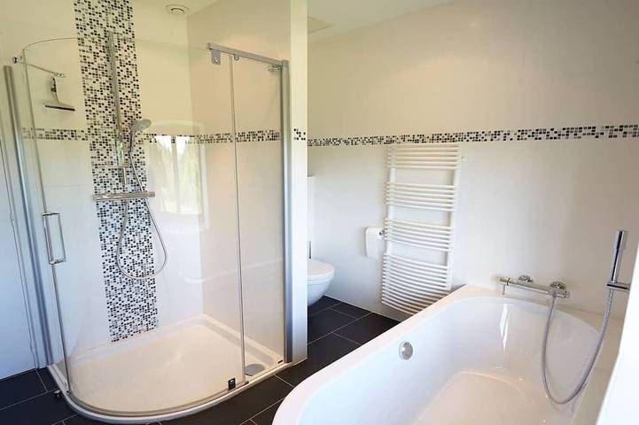 Gîte pour 2 personnes, avec jardin ainsi que piscine et jacuzzi à Les Arques - 4