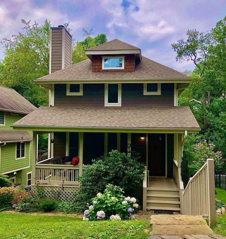 Ganze Wohnung, Charming Montford Five ★ — Comfortable & Quiet — Walk Downtown in Blue Ridge Parkway, Asheville