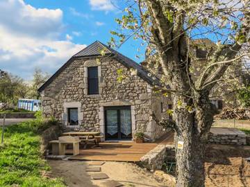 Location De Vacances pour 8 Personnes dans Sainte-Colombe-de-Peyre, L'Aubrac, Photo 1