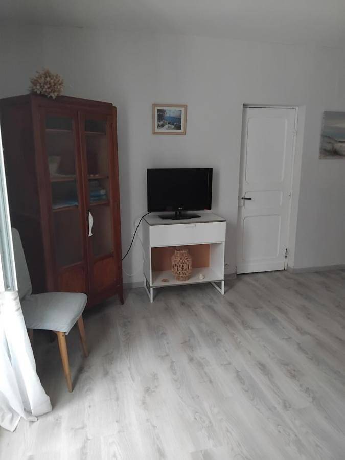 Location de vacances pour 3 personnes, avec jardin à Médis - 3