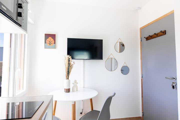 Entire studio, Le Mansardé in Meythet, Annecy (commune)