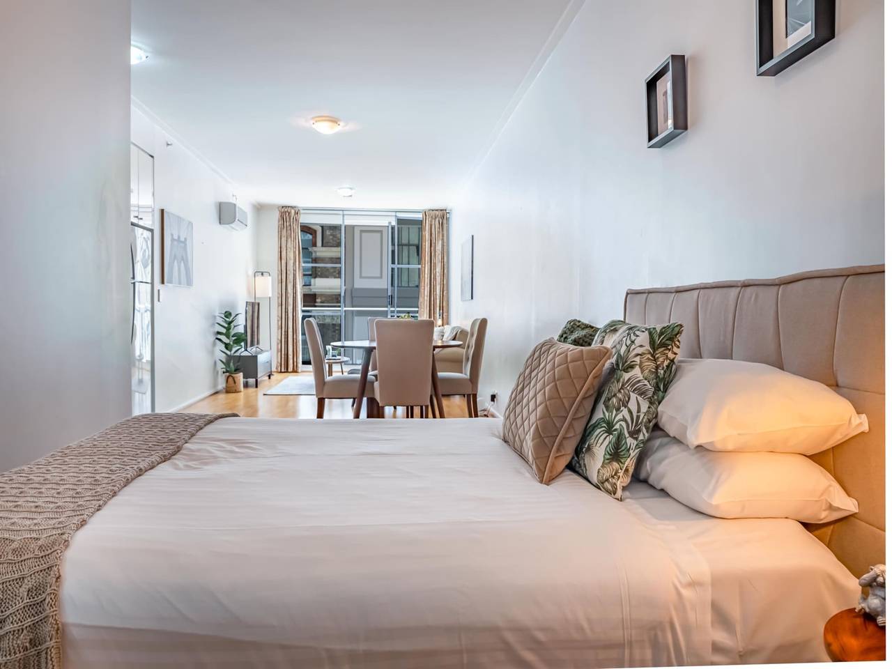 Entire studio, Stylish Studio With Pool & Gym in Heart of Sydney in Darling Harbour, Sydney