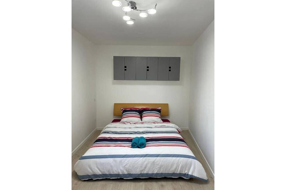 Studio with patio in Joinville-le-Pont, Valle del Marne