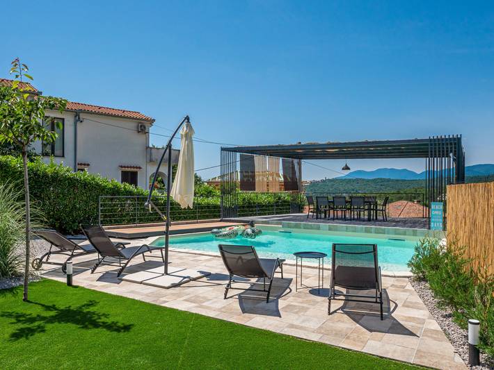 Ferienhaus für 8 Personen, mit Ausblick und Terrasse sowie Garten in Kvarner Bucht - 2