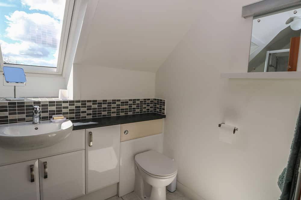 Upper Brackendale, family friendly, with a garden in Taynuilt in Argyll & Bute