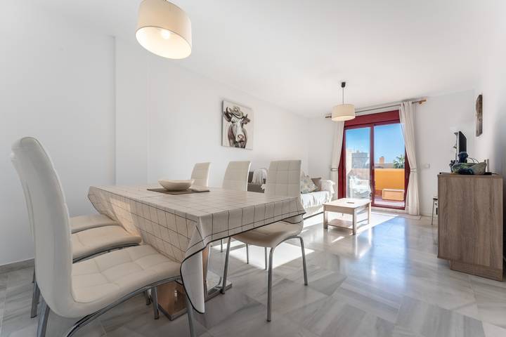 Entire apartment, Apartment '212 La Cala Azul' with Shared Pool, Wi-Fi and Air Conditioning in La Cala de Mijas, Mijas