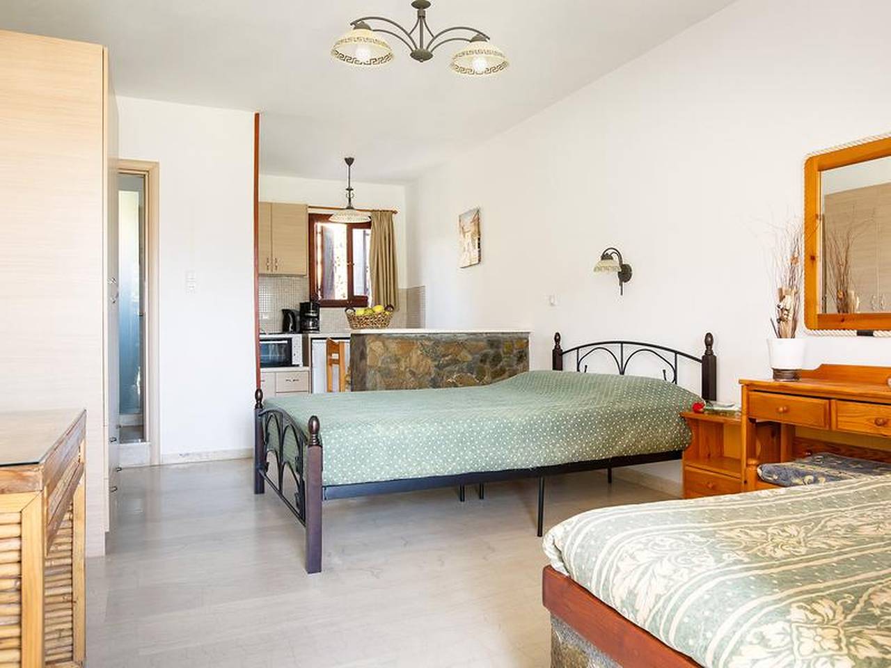 Estudio de relax con terraza y jardín in Playa de Almyrós (Agios Nikolaos), Lasithi