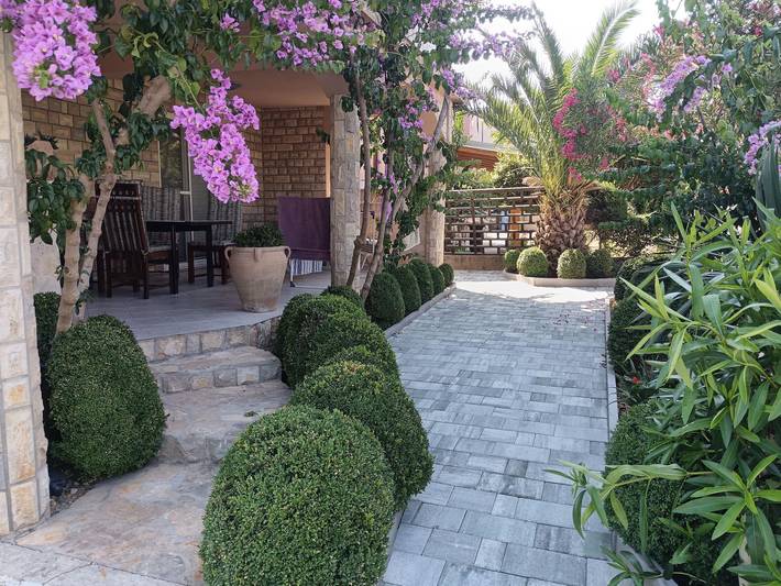 Ferienwohnung für 3 Personen, mit Garten und Terrasse in Biograd na Moru