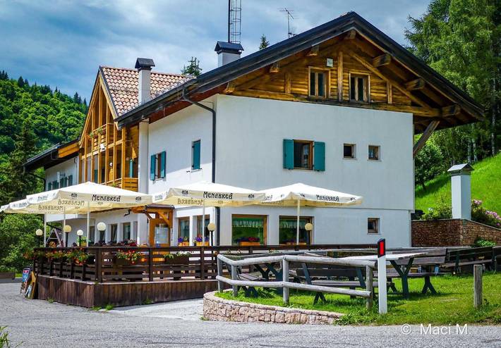 Hotel für 2 Personen, mit Balkon und Terrasse sowie Garten und Ausblick in Trient