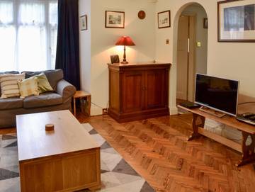 Holiday Rental for 8 People in Wroxham, Norfolk, Photo 1