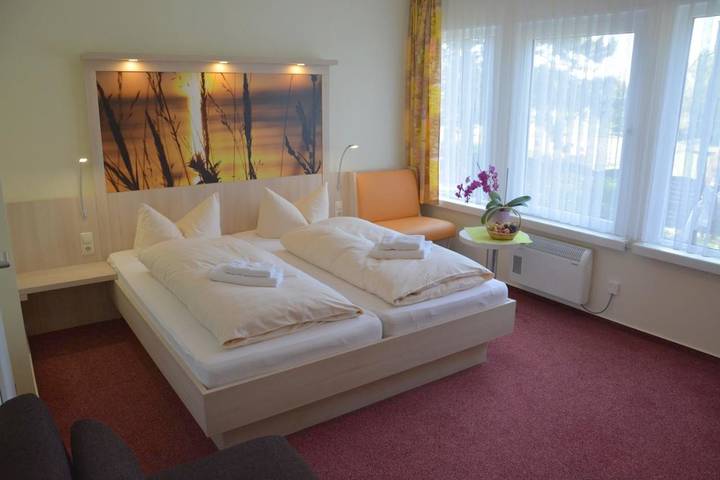 Hotel für 3 Personen, mit Whirlpool und Sauna sowie Garten in Dobin am See - 2