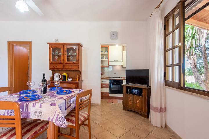 Hel lägenhet, Apartment "Vacanze e Relax Frassino" with Sea View, Garden & Terrace in Custonaci, Trapani provins