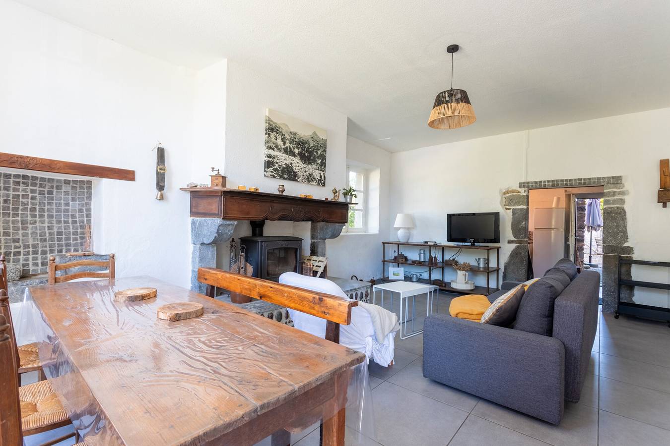 Country House "Etape En Barétous" with Private Terrace, Private Garden & Wi-Fi in Aramits, Béarn