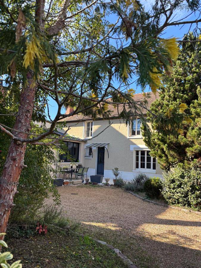 Location de vacances pour 8 personnes, avec Terrasse et Jardin dans Villemeux-sur-Eure
