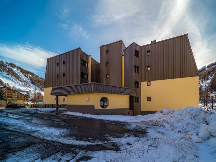 Ganze Wohnung, Studio in Allos mit Bergblick in Barcelonnette, Espace Lumière