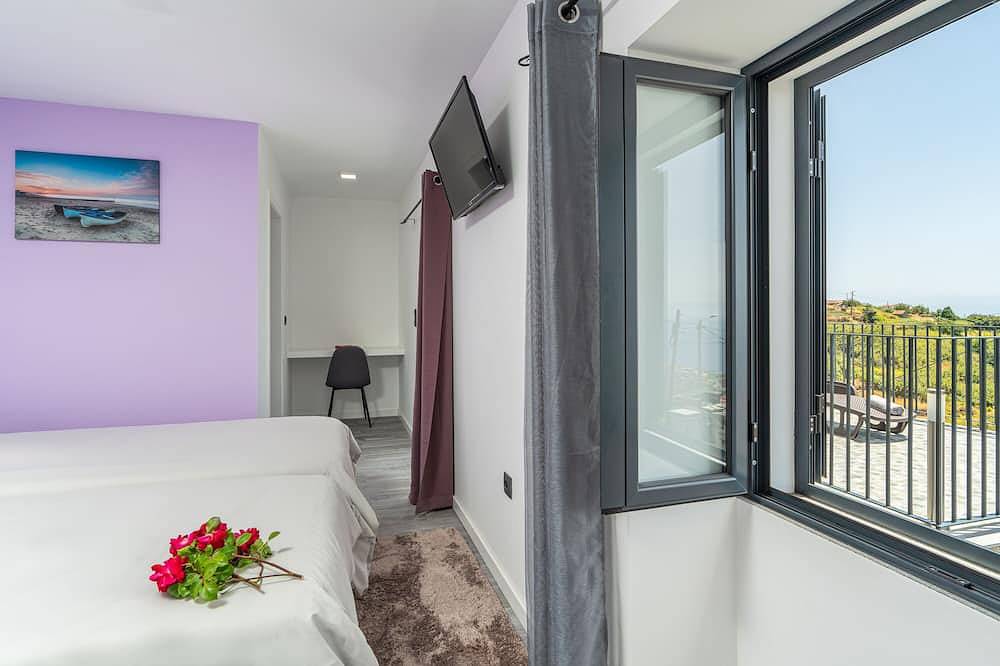 Casa da Portada, by the fountain with views to Calheta in Calheta, Madeira