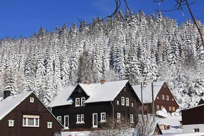 Apartamento vacacional entero, Wohnung in Klingenthal mit Terrasse, Garten und Grill in Klingenthal, Vogtland