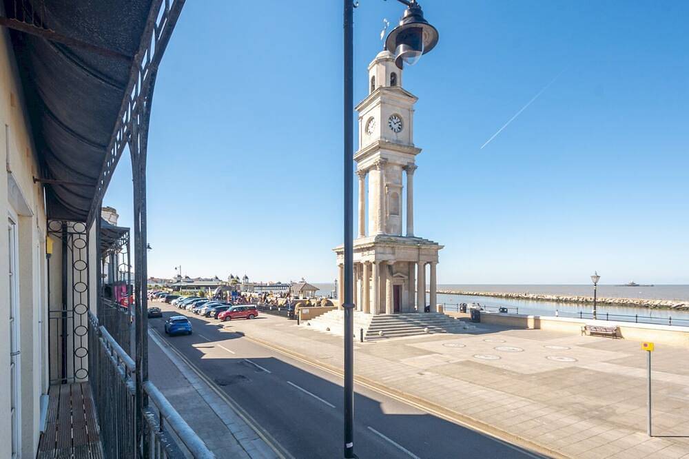 Geheel appartement, Pass the Keys | Sunset Cottage Luxury Home On The Seafront in Herne Bay, Kent