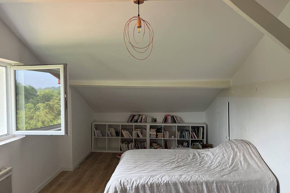 Appartement entier, Vaste duplex, coeur de village, vue montagnes, à 15 minutes des plages in Ascain, Région de Bayonne