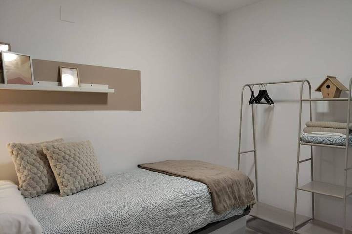 Entire apartment, Apartment with Garden and Parking in Castiello de Jaca in Castiello de Jaca, Aragonese Pyrenees