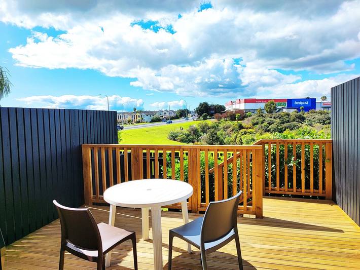 Holiday apartment for 4 people, with balcony in Howick