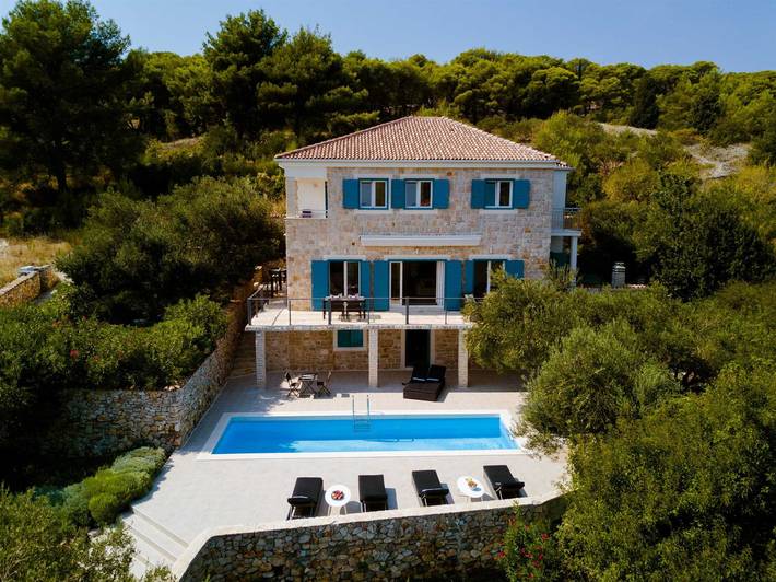 Villa Sympathy mit Pool in Prvić Luka (Kroatische Adria), Prvić Luka