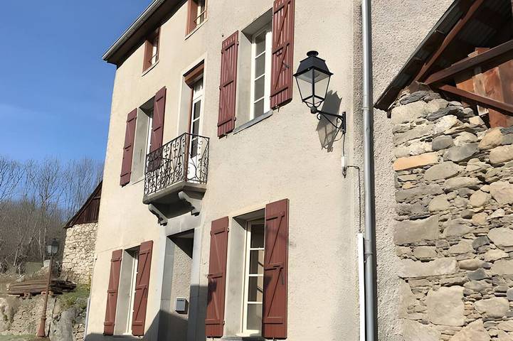 Location de vacances pour 11 personnes, avec jardin et balcon à Cazeaux-de-Larboust