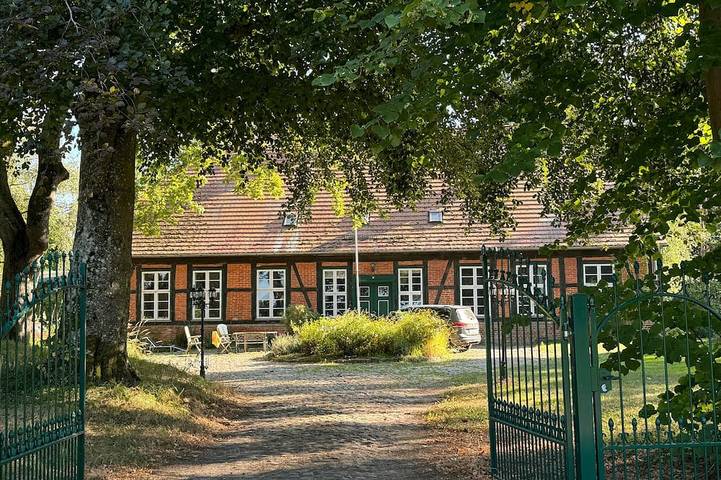 Ferienhaus für 3 Personen, mit Terrasse und Garten in Laage