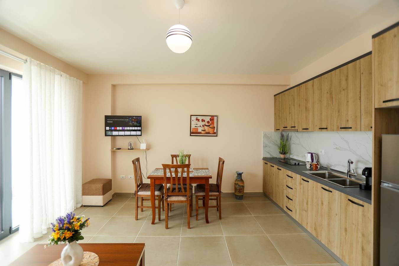 Apartamento entero, Apartamento de vacaciones para 4 personas con balcón in Vlorë (Ciudad), Vlorë