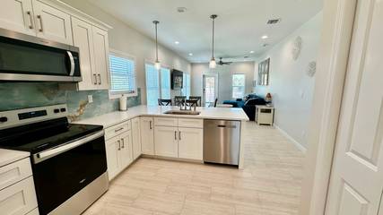 Vacation Home for 12 Guests in Fort Myers Beach, Estero Island, Picture 4