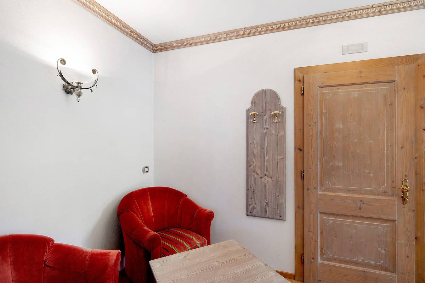 Hel lägenhet, Holiday Apartment "Casa Li Roina n 45" with Mountain View, Balconies & Wi-Fi in Livigno (Town), Livigno
