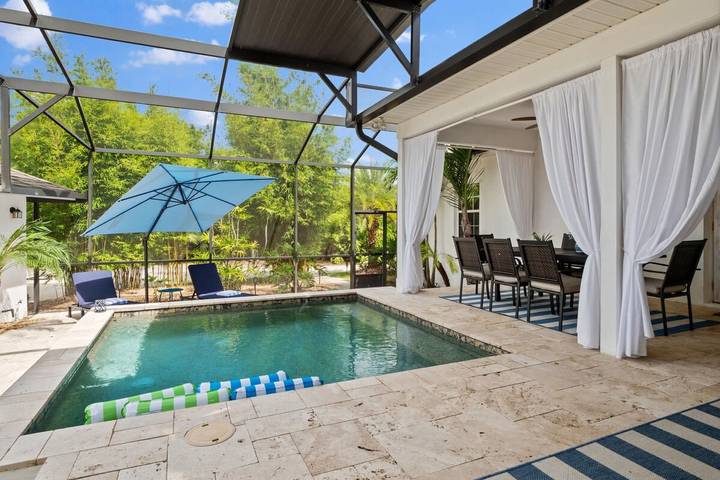 Vacation house for 8 people, with terrace and yard, with pets in Florida