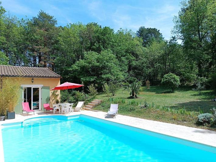 Appartement de vacances pour 3 personnes, avec piscine et jardin
