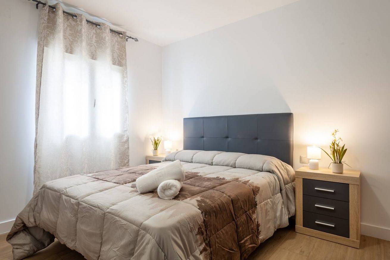 Apartamento entero, Moderno Apartamento de Vacaciones Bullas - WiFi, AC, Lavavajillas in Bullas, Interior de Murcia