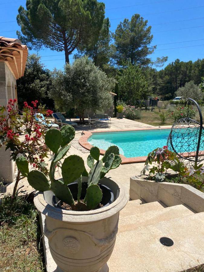 Location de vacances pour 2 personnes, avec piscine ainsi que jardin et balcon à La Motte - 2