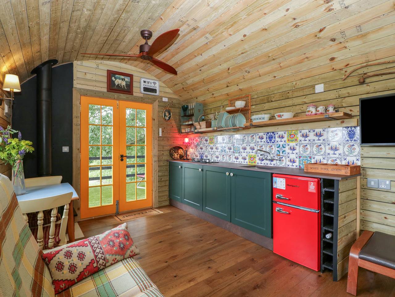Under the Oak Tree Shepherd's Hut in North Somerset