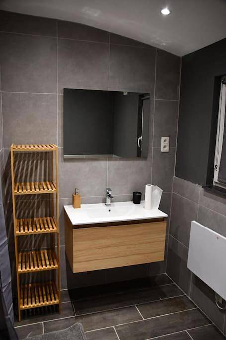 Appartement entier, Logement in wood (400 mètres de Pairi Daiza) in Brugelette, Hainaut