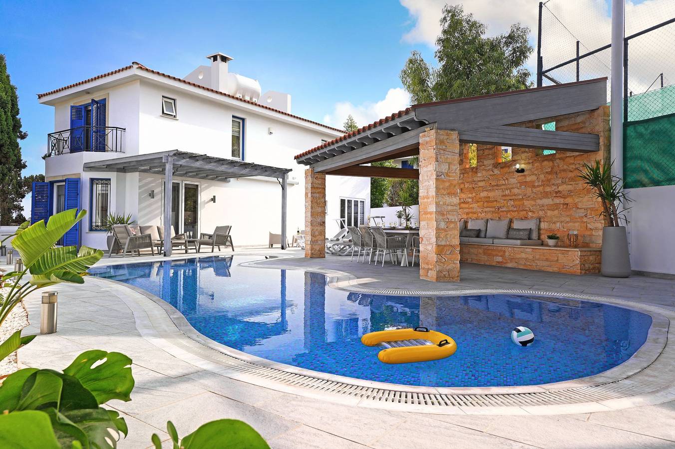 Amy in Protaras, Chipre Sur