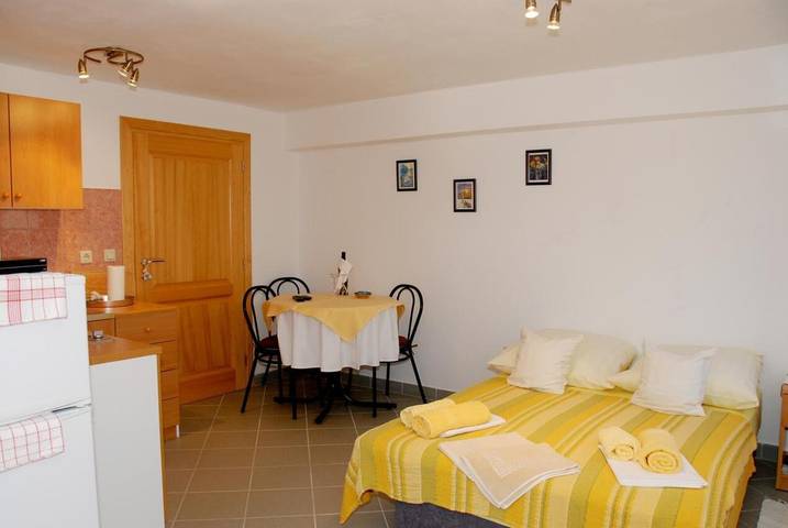 Ferienwohnung für 2 Personen, mit Terrasse und Garten - 1