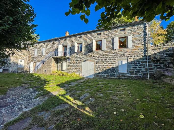 Location de vacances pour 7 personnes, avec jardin et vue à Mazet-Saint-Voy