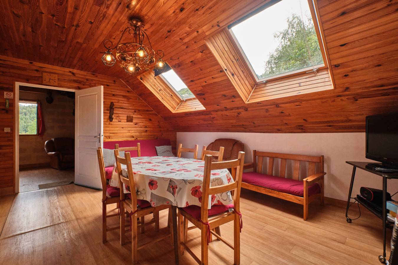 Holiday Home 'Des Granges' with Mountain View, Private Terrace and Wi-Fi in Tréminis, Isère