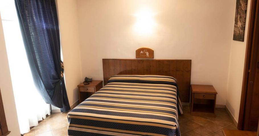 Hôtel pour 3 personnes à Comune di Saint-Pierre - 2