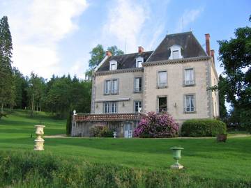 Chambre d’hôte pour 3 personnes, avec terrasse ainsi que vue et jardin à Ceilloux