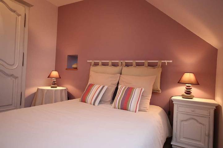 Location de vacances pour 7 personnes, avec jardin à Bonnemain - 4