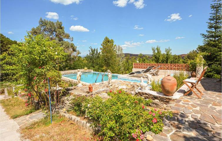Location de vacances pour 2 personnes, avec Jardin et Piscine à Bordezac